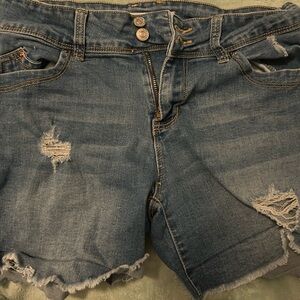 Mid rise ripped jeans shorts